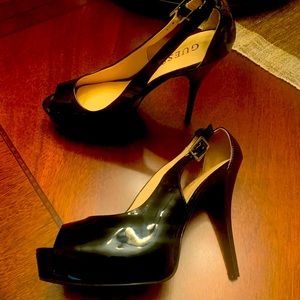 Women’s size 6, in excellent condition